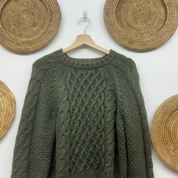 AE American Eagle Green Chunky Cable Knit Crew Neck Sweater Large Casual Cozy - Picture 3 of 6